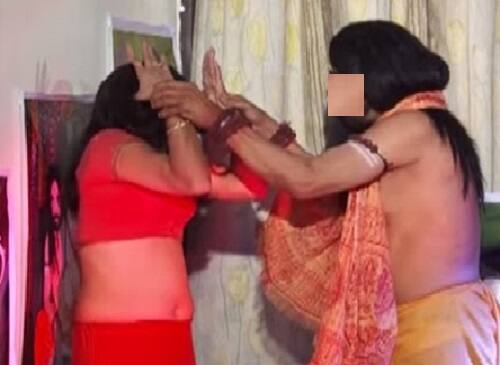 ત્યાંથી મહંત મને પ્રાચી મંદિરે લઈ આવેલ અને લગ્નની લાલચ આપીને અવારનવાર દુષ્કર્મ આચરતો હતો. એક વર્ષ પહેલા લગ્ન કરવા જવાનું છે તેમ કહીને અંબાજી લઈ ગયો હતો. પરંતુ મારી સાથે લગ્ન કર્યા ન હતા અને અંબાજીમાં પણ મારી સાથે શરીર સંબંધ બાધ્યો હતો.