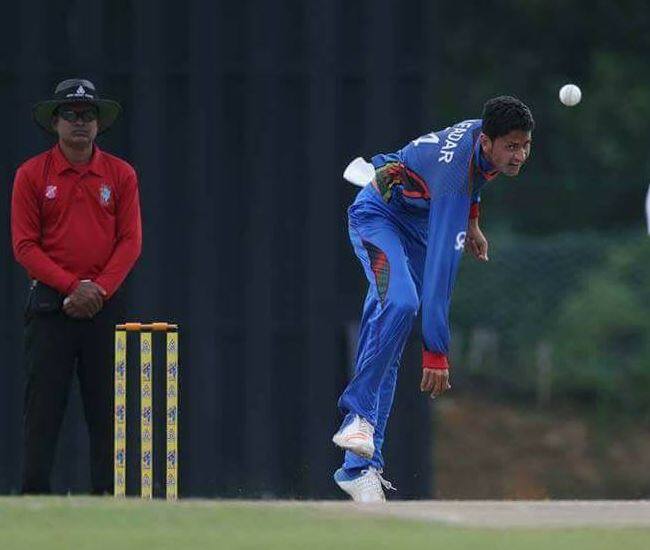 વફાદાર મોમંદ માત્ર 3 ફર્સ્ટ ક્લાસ, 5 લિસ્ટ એ અને 6 ટી20 મેચોનો અનુભવ ધરાવે છે. પરંતુ તેની ઘાતક બોલિંગને જોઈ પસંદગીકારોએ ભારત સામેની ટીમમાં તેને સ્થાન આપ્યું છે. 