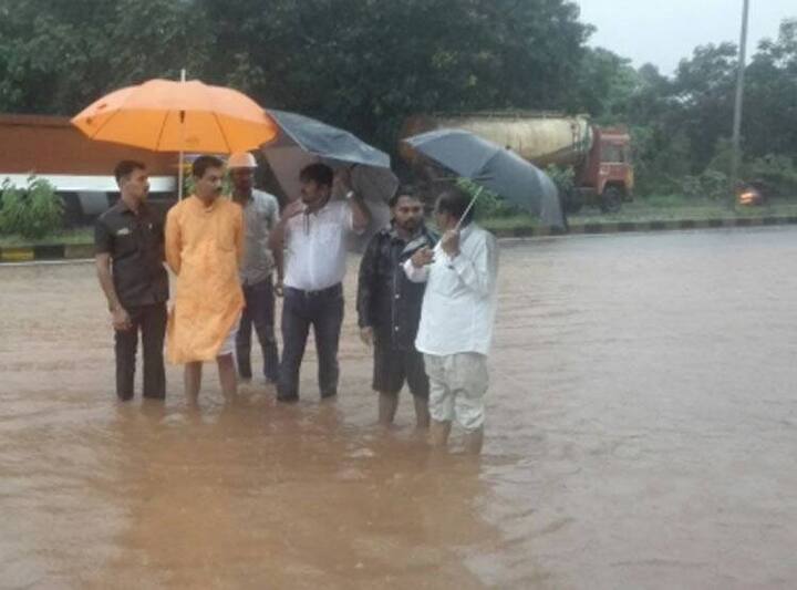 અનુમાન તો એ પણ છે કે, ઉત્તર ભારતમાં સમય કરતાં પહેલા વરસાદ થઇ શકે છે. આનાથી લોકોને ભારે ગરમીથી છુટકારો મળશે, અત્યારે તો રાહત અને બચાવ કાર્ય ચાલુ છે અને આખા શહેરને એલર્ટ પર મુકી દેવામાં આવ્યું છે. 