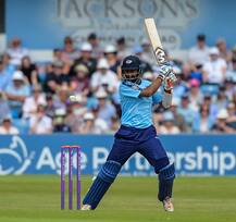 આ ગુજરાતી ક્રિકેટરને ભારતે 5 વર્ષમાં 5 વન-ડેમાં જ રમાડ્યો, હવે વિદેશી ટીમ માટે વરસાવ્યા રન