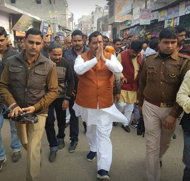 ઉલ્લેખનીય છે કે ચાર લોકસભા અને 10 વિધાનસભા બેઠકો માટેના ગુરૂવારે પરિણામ આવ્યું જેમાં ભાજપને માત્ર પાલઘર લોકસભા અને ઉત્તરાખંડની થરાલી બેઠક જ જીતી શકી છે. પાર્ટી ઉત્તર પ્રદેશમાં કૈરાના લોકસભા બેઠક પણ ન સાચવી શકી. 