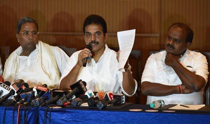 આ જાણકારી પાર્ટીના ઉચ્ચ પદસ્થ સુત્રોએ આપી હતી. જેડીએસના મહાસચિવ કુંવર દાનિશ અલીએ બંન્ને પક્ષોના વચ્ચે સહમતીની ખાતરીની સહયોગીયો વચ્ચે વિભાગોની વહેંચણીને લઈ બંન્ને દળો ના નેતાએ વચ્ચે પાંચ વખત વાર્તાલાપ થયો હતો.