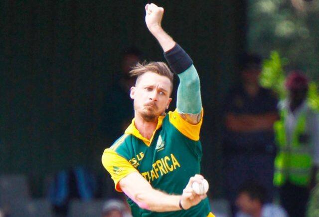 દક્ષિણ આફ્રિકાનો ફાસ્ટ બોલર ડેલ સ્ટેન છેલ્લા ઘણા સમયથી ઈજાને કારણે પરેશાન રહ્યો છે. સ્ટેનની જગ્યાએ કાગિસો રબાડા, લુંગી એન્ગિડી અને ક્રિસ મોરિસ જેવા ખેલાડીઓ ટીમે લઈ લીધા છે. સ્ટેન પણ વર્લ્ડ કપ પછી નિવૃત્તિ લેવાનો વિચાર કરી શકે છે.