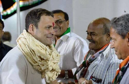 કોંગ્રેસ પ્રદેશ પ્રમુખ અમિત ચાવડાએ જણાવ્યું હતું કે, આ વખતે કોંગ્રેસના ઉમેદવારો લોકોની પસંદગીના હશે અને દરેક મતવિસ્તારમાં દાવેદારો વિશે અભિપ્રાય લેવામાં આવશે. ઉમેદવારોની પસંદગી માટે સિલેક્શન કમિટી પણ બનાવવામાં આવશે. કેટલાંક ધારાસભ્યો હવે સંસદસભ્ય બનવા ઈચ્છુક છે તેથી તેમને પણ ધ્યાનમાં લેવાશે.