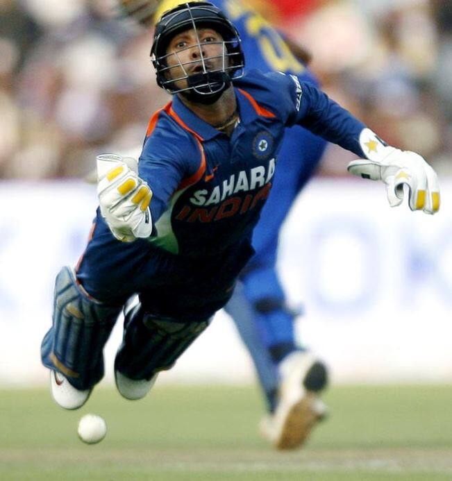 કાર્તિક જાન્યુઆરી 2010માં બાંગ્લાદેશ સામે છેલ્લી વખત ટેસ્ટ મેચમાં રમ્યો હતો. આમ આઠ વર્ષ બાદ ફરી એક વખત તેને ભારત વતી ટેસ્ટ મેચ રમવાનો મોકો મળ્યો છે.