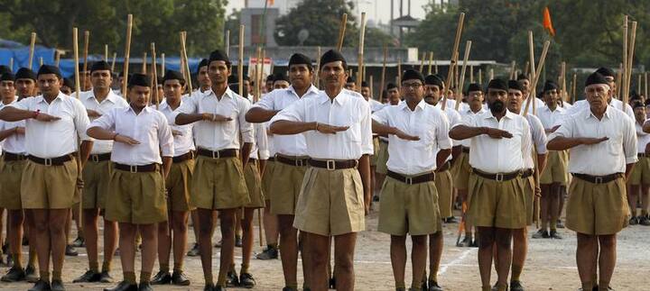  ત્યાં સંઘે પોતાનો પક્ષ મુકતા કહ્યું કે, મહાત્મા ગાંધી અને જયપ્રકાશ નારાયણે સંઘના કાર્યક્રમમાં ભાગ લીધો હતો અને પૂર્વ વડાપ્રધાન જવાહરલાલ નેહરુએ સંઘના કાર્યક્રતાઓને તેના કાર્યથી પ્રભાવિત થઈને વર્ષ 1963ના ગણતંત્ર દિવસ પરેડમાં આમંત્રિત કર્યા હતા. 