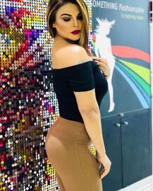 આ હોટ એક્ટ્રેસનું અસલી નામ છે નીરૂ ભેદા, પિતા હતા કોન્સ્ટેબલ, માતાએ બીજાં લગ્ન કરતાં મળી નવી અટક