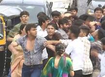 ધોરણ-12ના પાસ થયેલ વિદ્યાર્થીઓએ કાઢ્યું સરઘસ, જાહેરમાં વિદ્યાર્થીઓ અને કેમેરામેન વચ્ચે થઈ મારામારી, જુઓ તસવીરો