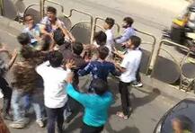 ધોરણ-12ના પાસ થયેલ વિદ્યાર્થીઓએ કાઢ્યું સરઘસ, જાહેરમાં વિદ્યાર્થીઓ અને કેમેરામેન વચ્ચે થઈ મારામારી, જુઓ તસવીરો