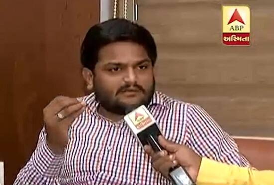 હાર્દિકે ફોન પર અને સોશિયલ મીડિયામાં ત્યાં સુધી કહ્યું છે કે, ભાજપે આંદોલનકારીઓને ખરીદવા ઉદ્યોગપતિઓ, ધાર્મિક સંસ્થાઓના અગ્રણીઓ જેવા કે બટુક મોવલિયા, વિમલ પટેલ, મનસુખ પટેલ, જેરામભાઇ વાંસજાળિયા, સી.કે. પટેલને મેદાનમાં ઉતાર્યા હતા. 