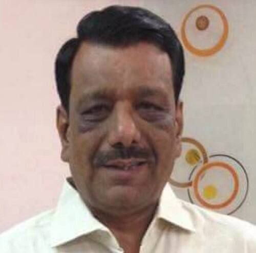 જો રકમ ચુકવવામાં વિલંબ થાય તો પરિવારને ખતમ કરી દેવામાં આવશે તેવી ધમકી પણ આપી હતી. ભાજપી નેતાઓ સાથે ઘરોબો ધરાવતાં બીમલ શાહે તરત પોતાના જૂના સાથી અને ગૃહરાજ્યમંત્રી પ્રદિપસિંહ જાડેજાનો સંપર્ક કર્યો હતો જેના પગલે તરત ક્રાઈમ બ્રાંચ હરકતમાં આવી હતી. જોકે પોલીસ એવું પણ નજરઅંદાજ કરતી નથી કે દાઉદના નામે કોઈ સ્થાનિક ગેંગસ્ટર દ્વારા ધમકી અપાતી હોય. જોકે પોલીસ કોઈ તક લેવા માગતી નથી.