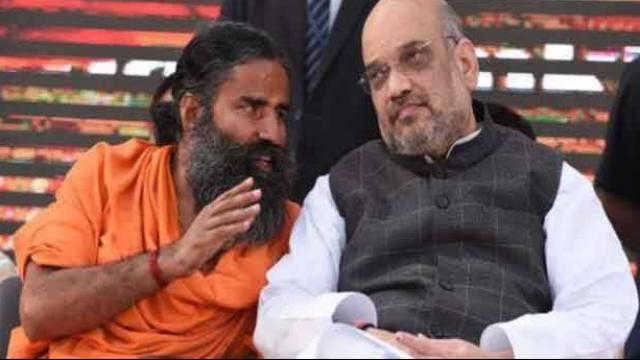 રામદેવે કહ્યું કે, ‘’સરકારે આર્થિક સુધારાઓ માટે કામ કર્યું છે, મારી માં ધૂમાડામાં ખાવાનું બનાવતી હતી, તે બાદ ધૂમાડાથી તેની આંખો જતી રહી હતી.’’ તેમને કહ્યું કે, ઉજ્જવલા યોજનાથી મહિલાઓને ખુશી મળી છે.