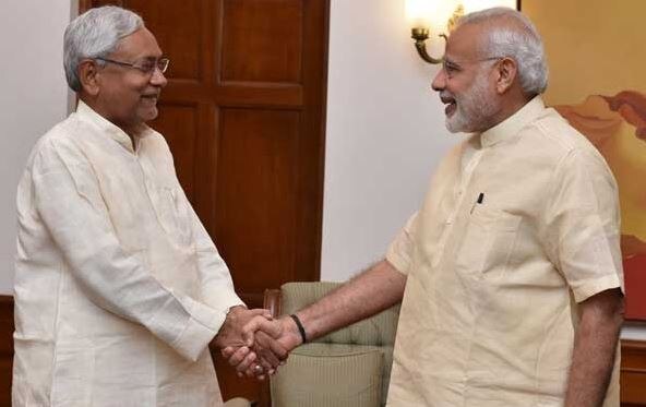 હવે જેડીયૂ સાથે ગઠબંધનની સ્થિતિમાં ભાજપ પાસે આપવા માટે માત્ર 9 બેઠકો છે. 2014નું ગઠબંધન ચાલુ છું, એટલે ભાજપ પાસે નીતીશની પાર્ટીને બેઠકો આપવા માટે વિકલ્પ ખૂબ ઓછા છે. હાલની પરિસ્થિતિમાં નીતીશ કુમારની પાર્ટીને 9થી વધારે બેઠકો પર ટીકિટ મળવાની સંભાવના છે. એવામાં કેટલાક એક્સપર્ટનું માનવું છે કે 15 બેઠકો પણ મળે તે મુશ્કેલ છે.