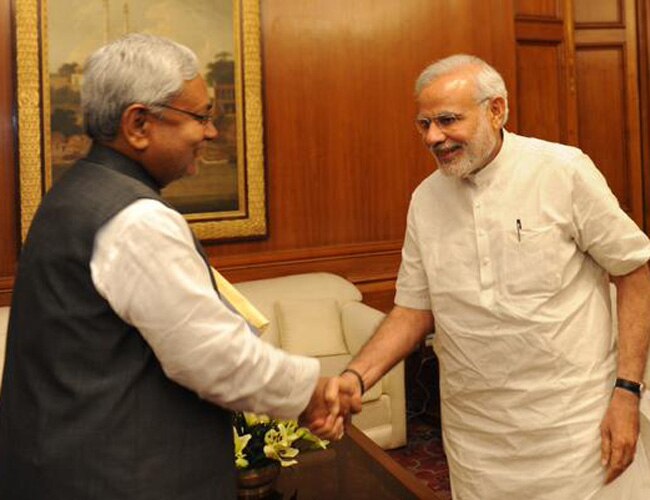 2009 પહેલા બિહારમાં જેડીયૂ મોટાભાઈની ભૂમિકામાં હતું. ત્યારે જેડીયૂ 25 અને ભાજપ 15 બેઠકો પર ચૂંટણી લડતું, પરંતુ 2013માં ભાજપ અને જેડીયૂનું ગઠબંધન તુટ્યૂ અને 2014ની ચૂંટણીમાં તસવીર બદલાઈ ગઈ. 15 બેઠકો પર ચૂંટણી લડનારી બીજેપી 22 સાંસદોની પાર્ટી બની ગઈ અને જેડીયૂ ડબલ ફિગર પણ ન મેળવી શકી.
