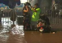 મુંબઈમાં મેઘરાજાની ધમાકેદાર એન્ટ્રી, અનેક વિસ્તારો જળબંબાકાર, જુઓ તસવીરો