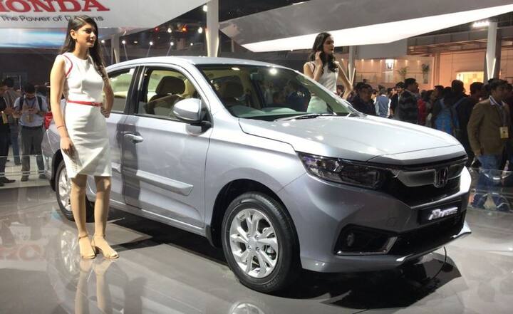 નવી દિલ્હીઃ હોન્ડાએ ગત મહિને નવી અમેઝને ભારતમાં લોન્ચ કરી હતી. આ ન્યૂ જનરેશન મોડલે માર્કેટમાં આવતાં જ ધમાલ મચાવી દીધી છે. એક મહિનાના ગાળામાં આ કારના આશરે 10 હજાર યુનિટ્સ વેચાયા છે. કંપનીએ તેની પ્રારંભિક કિંમત 5.59 લાખ રૂપિયા(એક્સ-શો રૂમ) રાખી છે.