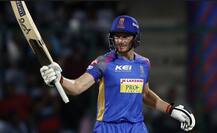 આ બેટ્સમેને બેટ પર ગાળ લખીને કરી બેટિંગ, IPLમાં સેહવાગના રેકોર્ડની કરી હતી બરાબરી