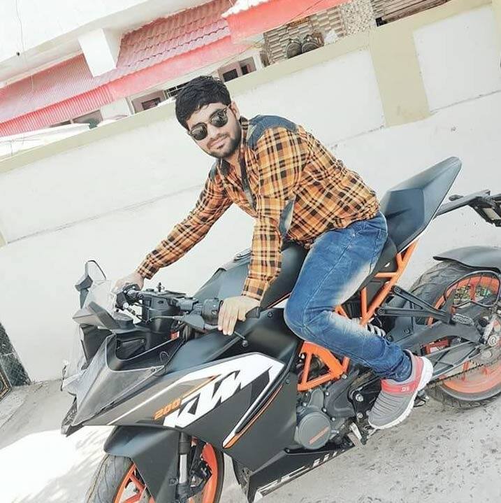 સંગીતાએ પોતાના સાગરીત વિશાલ પંચાલ અને ભાજપના નેતાના પુત્ર વિજય સિરવાડિયા સાથે મળીને અગ્રવાલ બ્લેકમેલ કરવાનું શરૂ કર્યું હતું. આ પછી ફરિયાદ ન કરવા માટે 35 લાખ રૂપિયાની માંગણી કરી હતી. જોકે, છેલ્લે આઠ લાખ રૂપિયામાં સમાધાન કરવાનું નક્કી કરાયું હતું. 