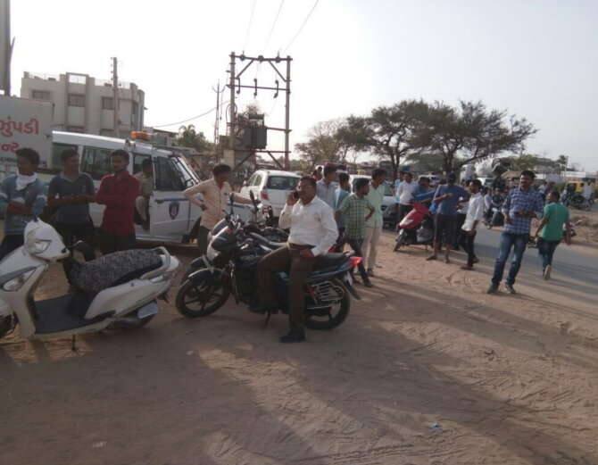 સંગીતા જોશીએ અગાઉ પણ દાંતીવાડા પાસે આવી જ રીતે એક યુવકને લૂંટ્યો હોવાનું જાણવા મળ્યું છે. પોલીસે સંગીતા જોશીના ઘરે તપાસ કરતાં તેના ઘરેથી એક ડાયરી મળી આવી છે. ડાયરીમાં ડીસા અને પાલનપુરના અનેક વેપારી, ડોક્ટરોના નામો હોવાની ચર્ચા છે. જોકે, સંગીતા અને બંને આરોપીઓ હાલ પોલીસ પકડથી દૂર છે. તે પકડાયા પછી વધુ વિગતો સામે આવશે. 