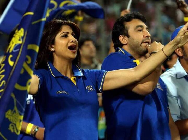 આ પહેલા પણ રાજ કુંદ્રાનું નામ આઈપીએલ સટ્ટાબાજીમાં સામે આવી ચૂક્યું છે. ફિક્સિંગના આરોપમાં ઘેરાયા બાદ રાજ કુંદ્રા પર ક્રિકેટ ગતિવિધિને લઈ આજીવન પ્રતિબંધ લગાવી દીધો હતો.