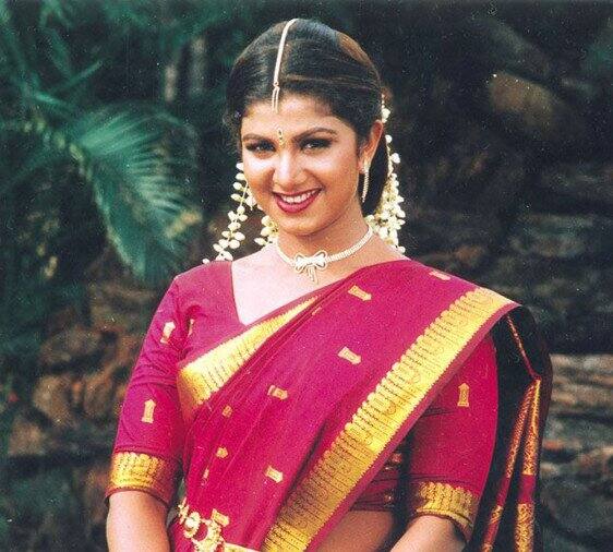  રંભાનો જન્મ આંધ્રપ્રદેશના વિજયવાડામાં થયો હતો. જ્યારે તે 7માં ધોરણમાં અભ્યાસ કરતી હતી ત્યારે સ્કૂલના એન્યુઅલ ડે પ્રોગ્રામમાં ફિલ્મ ડિરેક્ટર હરિહરણ પણ હાજર રહ્યા હતા. તેમને રંભાનું પરફોર્મન્સ સારું લાગ્યું હતું. થોડા વર્ષો બાદ રંભાને તેમની ફિલ્મ સરગમમાં લીડ એક્ટ્રેસ તરીકે લોન્ચ કરી હતી.