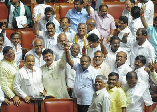 તેમણે કહ્યું હતું કે, મંત્રીમંડળમાં બેઠકો અને વિભાગોની ફાળવણી અંગે કોઈ જ મતભેદ નથી. વાસ્તવમાં તેમને ભાવિ મંત્રીમંડળની પસંદગી કરવા માટે રાષ્ટ્રીય અધ્યક્ષને પૂરી સ્વતંત્રતા અપાઈ હતી.