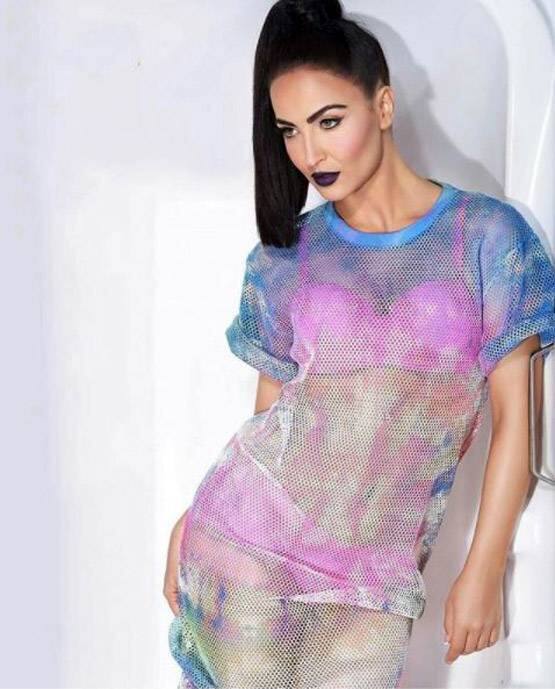 ત્યારબાદ અહેવાલ આવ્યા હતા કે હાર્દિક બોલિવૂડની બોલ્ડ એક્ટ્રેસ ઉર્વશી રૌતેલ સાથે સમય વિતાવી રહ્યો છે. એક જાણીતા બિઝનેસમેનની પાર્ટીમાં હાર્દિક પંડ્યા ગયો હતો. આ પાર્ટીમાં ઉર્વશી પણ આવી હતી. કહેવાય છે કે, આ પાર્ટીમાં બન્નેની વચ્ચે સારી કેમેસ્ટ્રી જોવા મળી હતી. તે એક બીજાને મળ્યા અને બન્ને વચ્ચે લાંબી વાતચીત થઈ.