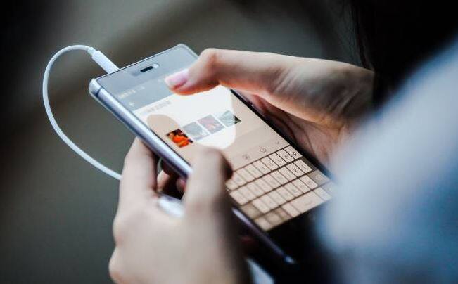 ડાઉનલોડ બાદ અપલોડ સ્પીડની વાત કરવામાં આવે તો લિસ્ટમાં આઇડિયા સૌથી ઉપર છે. આઈડિયાની અપલોડ સ્પીડ 6.5 Mbps છે. વોડાફોન 5.2 Mbps અપલોડ સ્પીડ સાથે બીજા નંબર પર છે. 4 Mbps સ્પીડ સાથે જિયો ત્રીજ અને 3.7 Mbps સ્પીડ સાથે એરટેલ ચોથા નંબરે છે.