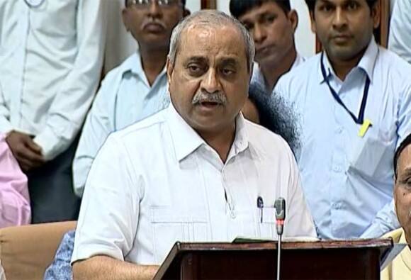  સરકાર સવર્ણો માટે આ યોજનાઓ જાહેર કરી શકે છે. સરકારી નોકરી માટે ઉપલી વય મર્યાદામાં છૂટછાટ, વિદેશ અભ્યાસ માટે એજયુકેશન લોન, મફત અથવા સરકારી ગ્રાન્ટ દ્વારા ચલાતી બોય્ઝ એન્ડ ગર્લ્સ હોસ્ટેલ. આર્થિક પછાત માટે પેન્શન યોજના, સ્વરોજગાર માટે આર્થિક મદદ અથવા સોફટ લોન, લગ્ન માટે નાણાંકીય સહાયતા,ઘર બનાવવા સહાયતા, લઘુ લોન, મેડિકલ, એન્જિનિયરિંગ સહિત અન્ય પ્રોફેશનલ કોર્સિસ માટે આર્થિક સહાયતા,મહિલાઓ માટે આર્થિક કલ્યાણ યોજનાઓ,