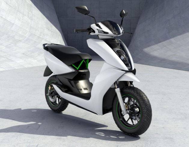 Ather S340 સિંગલ ચાર્જિંગ પર 60 કિ.મી. સુધી ચાલી શકતું હોવાનો કંપનીનો દાવો છે. 1.92 kWh lithium ion બેટરી પાવરથી ઇલેક્ટ્રિક મોટર ચાલે છે. જે 14 એનએમ ટોર્ક જનરેટ કરે છે. કંપનીનો દાવો છે કે આ સ્કૂટર 7.3 સેકન્ડમાં 40 કિ.મી.ની સ્પીડ પકડી શકે છે.