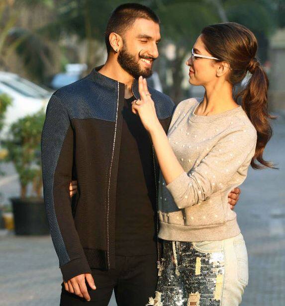 ‘એકબીજાની હાજરીમાં અમે શાંતિનો અનુભવ કરીએ છીએ. ક્યારેક અમાર વચ્ચે સમજદારીની વાતો થાય છે, ક્યારેક બાળકો જેવી વાતો કરીએ છીઓ તો ક્યારેય ફિલ્મી સંવાદોમાં રહેવાનું પસંદ કરીએ છીએ.’