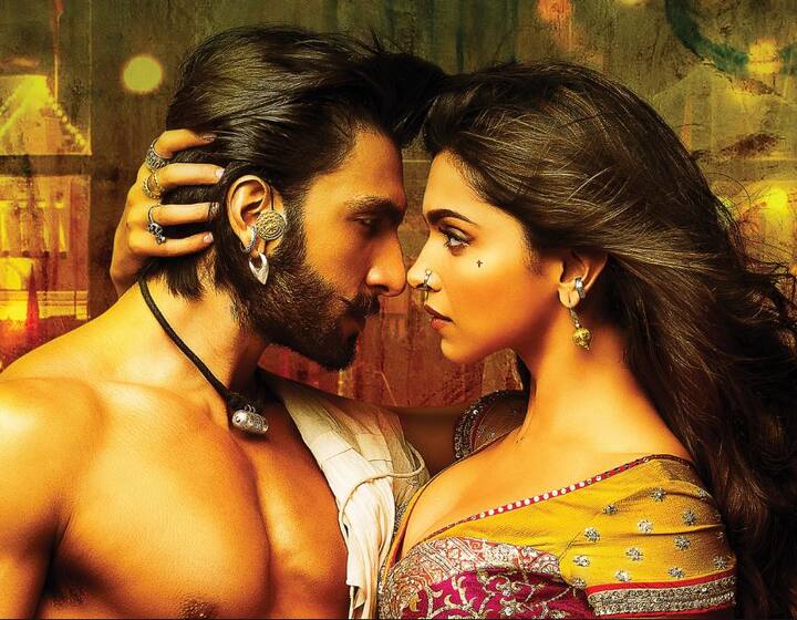 રણવીર અને દીપિકા ફિલ્મ ‘ગોલિયાં કી રાસલીલા રામલીલા’ના શૂટિંગ દરમિયાન એકબીજાની નજીક આવ્યા હતા. એક મીડિયા સાથેની વાતચીતમાં દીપિકાએ કહ્યું હતું કે, ‘જ્યારે અમે બંને સાથે હોઈએ છીએ ત્યારે કોઈની જરૂર હોતી નથી.’