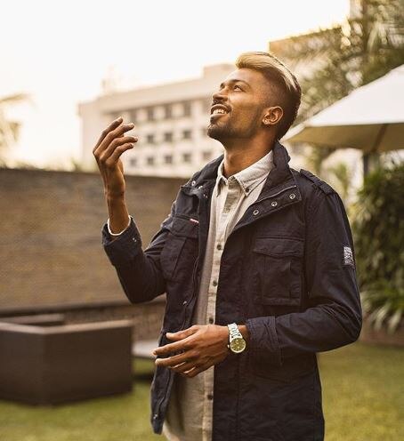 હાર્દિક તેની તસવીરો સતત સોશિયલ મીડિયા પર પોસ્ટ કરતો રહે છે.