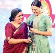 ફિલ્મ \'વીરે દી વેડિંગ\'માં સ્વરાના માસ્ટરબેશનના સીન પર તેની માતાએ શું કહ્યું, જાણો