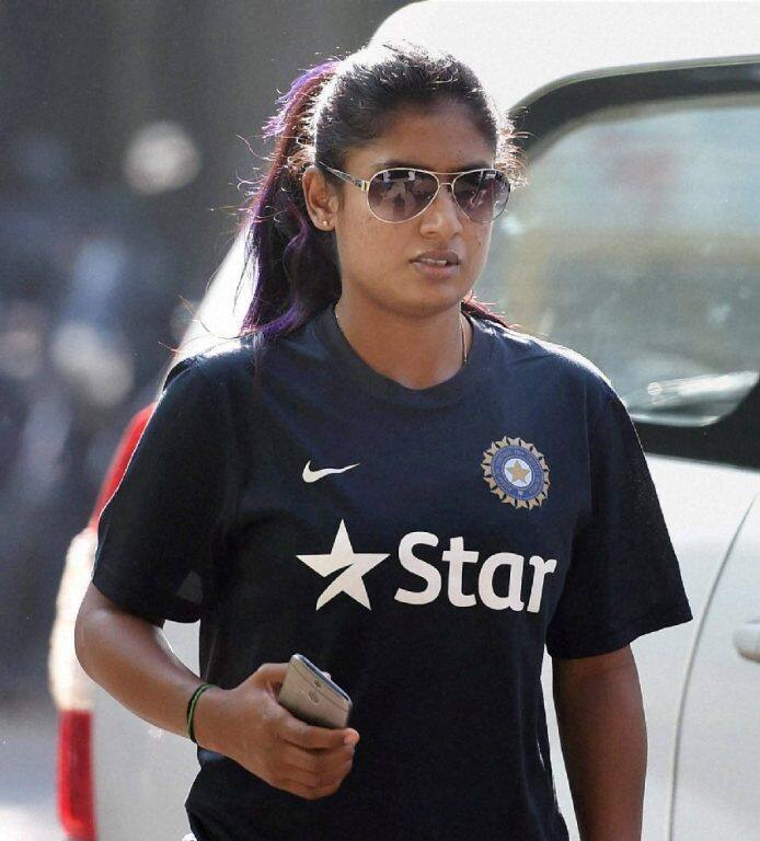  ગુરુવારે રમાયેલી મેચમાં થાઇલેન્ડ અને મલેશિયા વિરુધ્ધ સામાન્ય જીત બાદ ભારતે છેલ્લી મેચમાં બાંગ્લાદેશ વિરુધ્ધ સાત વિકેટથી હારનો સામનો કરવો પડ્યો હતો જે પોતાના આ પાડોશી દેશ વિરુદ્ધ કોઇ પણ ફોર્મેટમાં તેમની પ્રથમ હાર છે. 