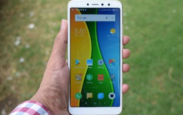 Redmi Y2 3 GB અને 32GB ઈન્ટરનલ મેમરીવાળા વેરિયન્ટની કિંમત 9,999 રૂપિયા છે. જ્યારે 4GB અને 64GB ઈન્ટરનલ મેમરીવાળા વેરિયન્ટની કિંમત 12,999 રૂપિયા છે. જેના માટે કંપનીએ એમેઝોન સાથે ટાઈઅપ કર્યું છે. 12 જૂનના રોજ પ્રથમ સેલ થશે. આઈસીઆઈસીઆઈ બેંકના કાર્ડથી ખરીદી કરવા પર 500 રૂપિયાનું ઈન્ટ્ંટ કેશબેક મળશે.