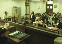 ભરૂચઃ પત્નિને ભરણપોષણ ના આપવું પડે એટલે યુવકે જજ સામે જ પીધી ઝેરી દવા, પછી શું થયું?