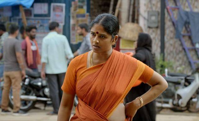 તામિલ અને તેલુગુ ફિલ્મસની ફેમસ એક્ટ્રેસ ઈશ્વરી રાવ ફિલ્મ ‘કાલા’માં એક ‘સિલ્વી’ નામની મહિલાનો રોલ કરી રહી છે. તેને 3 કરોડ રુપિયા આપવામાં આવ્યાં છે.