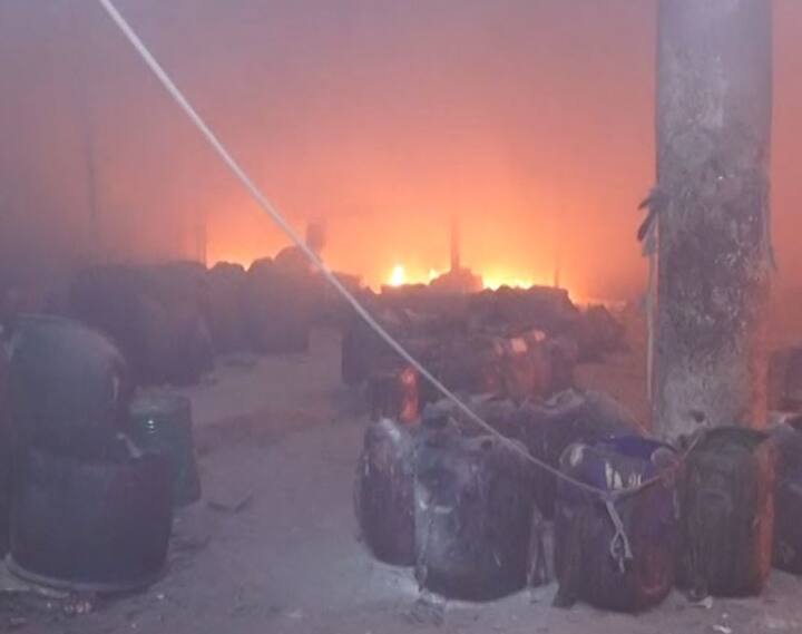 તમામ મેડિકલ સ્ટાફને રાત્રે જ બોલાવી લેવામાં આવ્યો હતો અને ઈજાગ્રસ્તોની તાત્કાલિક સારવાર શરૂ કરી દેવામાં આવી છે. સ્લેબ શા કારણે તૂટ્યો તે અંગે કારણ હજુ જાણી શકાયું નથી.