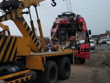 સુરતઃ કિમ નજીક કારને બચાવવા જતાં લક્ઝરી બસ અને કન્ટેનર વચ્ચે થયો અકસ્માત, ડ્રાઇવર સહિત 4નાં મોત