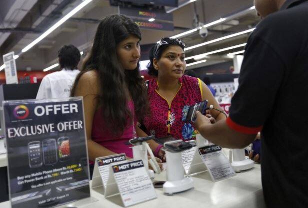 જિયોના 149 રૂપિયા, 349 રૂપિયા અને 449 રૂપિયાવાળા પેકમાં હવે પ્રતિદિન 1.5 જીબી ડેટાના બદલે કુલ 3 જીબી ડેટા મળશે. આ જ રીતે 198 રૂપિયા, 398 રૂપિયા, 448 રપિયા અને 498 રૂપિયાના પેકમાં અત્યાર સુધી દૈનિક 2જીબી ડેટા મળતો હતો, પરંત નવી ઓફર સાથે 1. જીબી ડેટા વધારાનો મળશે. 