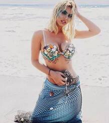 કરે છે લોકોને હસાવીને લોટ-પોટ કરવાનું કામ, તસવીરો કરી દેશે મદહોશ