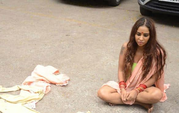 શ્રી રેડ્ડીએ જણાવ્યું કે, સ્ટૂડિયોનો ઉપયોગ સામાન્ય રીતે અભિનેત્રીઓના શોષણ કરવા માટે થતો હતો. શ્રી રેડ્ડીએ આગળ જણાવ્યું, સેક્સ માટે સ્ટૂડિયો સૌથી સુરક્ષિત જગ્યા હોય છે.