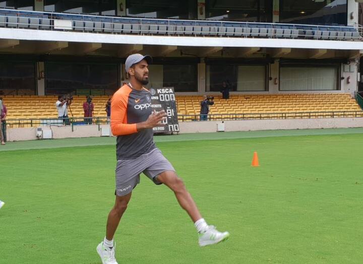 શિખર ધવન અને મુરલી વિજય ભારતના નિયમિત ઓપનર રહ્યા છે. લોકેશ રાહુલ આઈપીએલમાં જોરદાર પ્રદર્શન દ્વારા પોતાનો દાવો મજબૂત કર્યો છે. ટેસ્ટ ક્રિકેટ અલગ ફોર્મેટ હોવાને કારણે કદાચ રાહુલને રાહ જોવી પડી શકે છે. રાહુલને મિડલ ઓર્ડરમાં તક મળે તેવી શક્યતા છે.