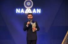 એવોર્ડ લેવા પહોંચ્યો કોહલી, પણ અનુષ્કા પર અટકી બધાની નજર, જુઓ તસવીરો