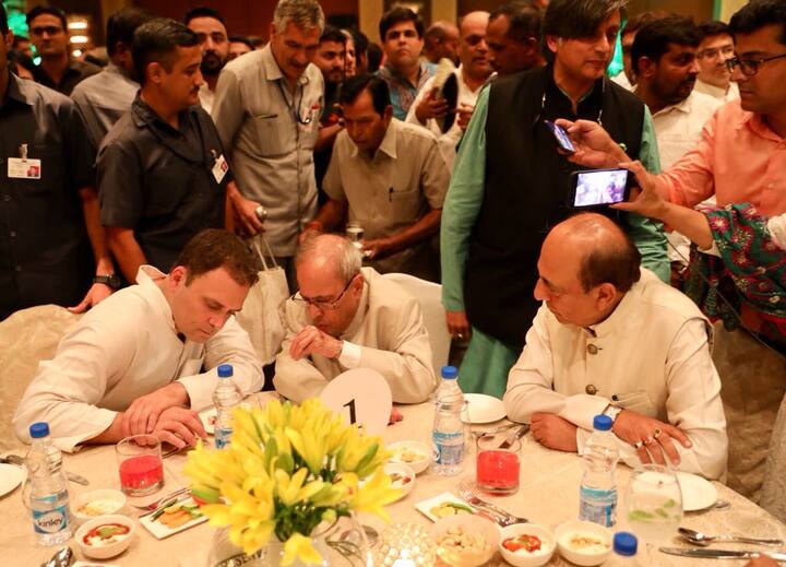  ઇફ્તાર પાર્ટી માટે કૉંગ્રેસે 18 રાજકીય પાર્ટીના નેતાઓને આમંત્રણ આપ્યું હતું. જેમાં માકપાના મહાસચિવ સીતારામ યેચુરી, ગુલામ નબી આઝાદ, કૉંગ્રેસ નેતા અહમદ પટેલ, રાજીવ શુક્લા, શીલા દીક્ષિત પણ સામેલ થયા હતા. કૉંગ્રેસ અધ્યક્ષ બન્યા બાદ રાહુલ ગાંધીની આ પ્રથમ પાર્ટી હતી.