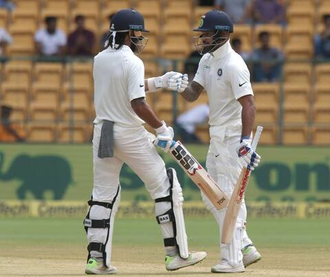 INDvAFG: મુરલી વિજય સદીથી માત્ર એક રન દૂર, વરસાદના વિઘ્ન વચ્ચે ટીમ ઈન્ડિયાનો સ્કોર 264/1 INDvAFG: મુરલી વિજય સદીથી માત્ર એક રન દૂર, વરસાદના વિઘ્ન વચ્ચે ટીમ ઈન્ડિયાનો સ્કોર 264/1