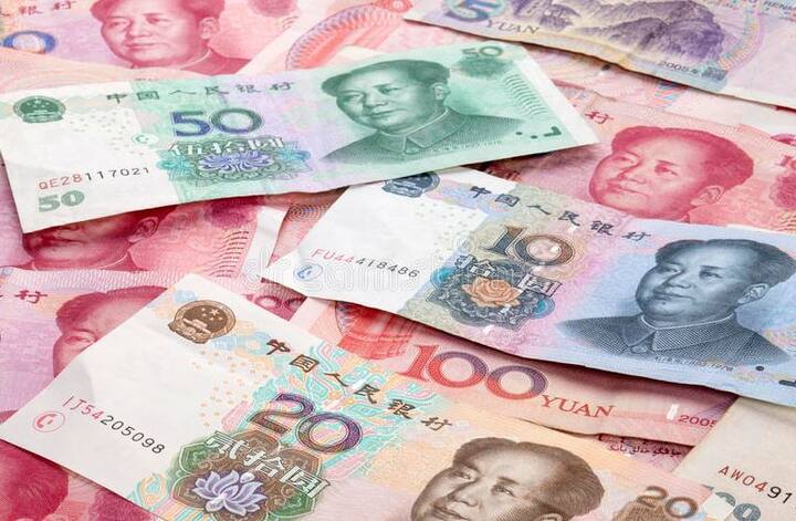 પાકિસ્તાનના અખબાર ડોનના અહેવાલ મુજબ પાકિસ્તાન ચીન પાસેથી 135 અબજ રૂપિયાની નવી લોન લેવા જઈ રહ્યું છે. પાકિસ્તાન પર બેઇજિંગ કઈ રીતે આર્થિક કબજો કરી રહ્યું છે તેનો આ વધુ એક સંકેત છે. વિદેશી મુદ્રા ભંડારની નબળી સ્થિતિના કારણે ચીન પાસેથી લેવામાં આવેલી લોનનો ઉપયોગ પાકિસ્તાન વિદેશી મુદ્રા ભંડારની હાલત સુધારવા કરશે.