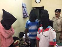 વલસાડઃ યુવકે યુવતીને કોલેજમાં લઈ જઈ મેદાનમાં બાંધ્યા શારીરિક સંબંધ ને પછી બોલાવ્યા ત્રણ મિત્રોને, પછી શું થયું?