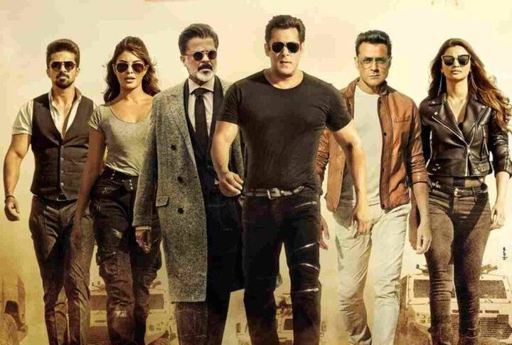 આપને જણાવી દઇએ કે ઇદનાં દિવસે સલમાનની ફિલ્મ 'રેસ-3' રિલીઝ થઇ રહી છે. રેડ ચિલીઝ એન્ટરટેનમેન્ટે તેનાં યૂટ્યૂબ ચેનલ પર ફિલ્મ 'ઝીરો'નું ટીઝ શેર કર્યુ છે. આ ફિલ્મ 21 ડિસેમ્બરનાં રોજ રિલીઝ થશે.